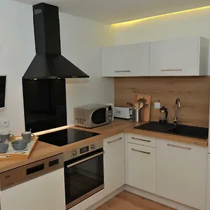 https://la-croix-du-sud.hotels-rhonealpes.com